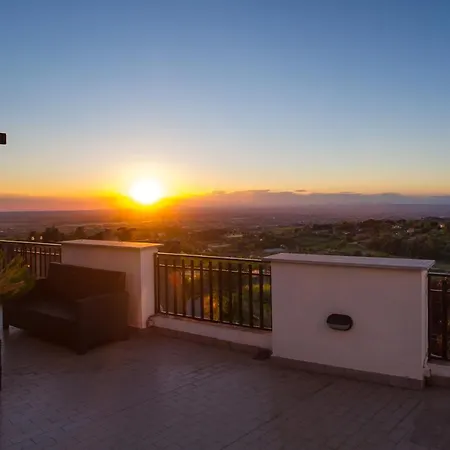 Savoia Apartament Marino